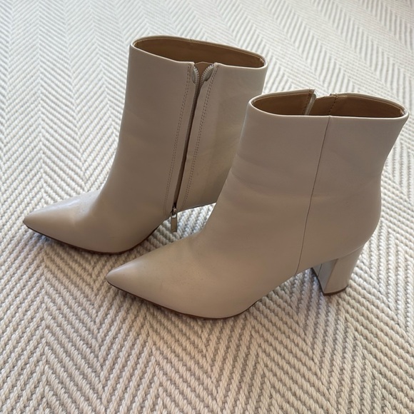 Marc Fisher JARLI POINTY ANKLE BOOTIE - Picture 2 of 8